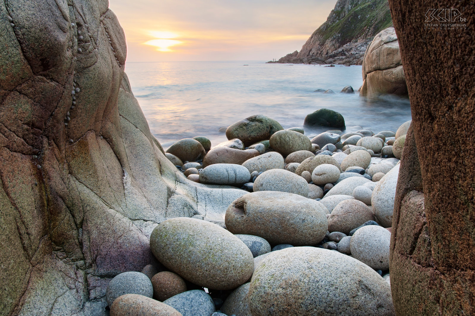 Sunset at Porth Nanven / Cot Valley Beach Porth Nanven / Cot Valley Beach is sometimes referred to as 'Dinosaur Egg Beach' because of the remarkable ovoid boulders and beautiful rock formations. The third evening there was a wonderful sunset. Stefan Cruysberghs